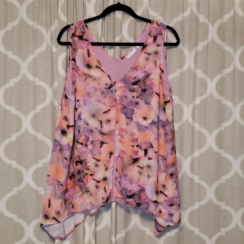 New York and Company flowered Top (Size M)